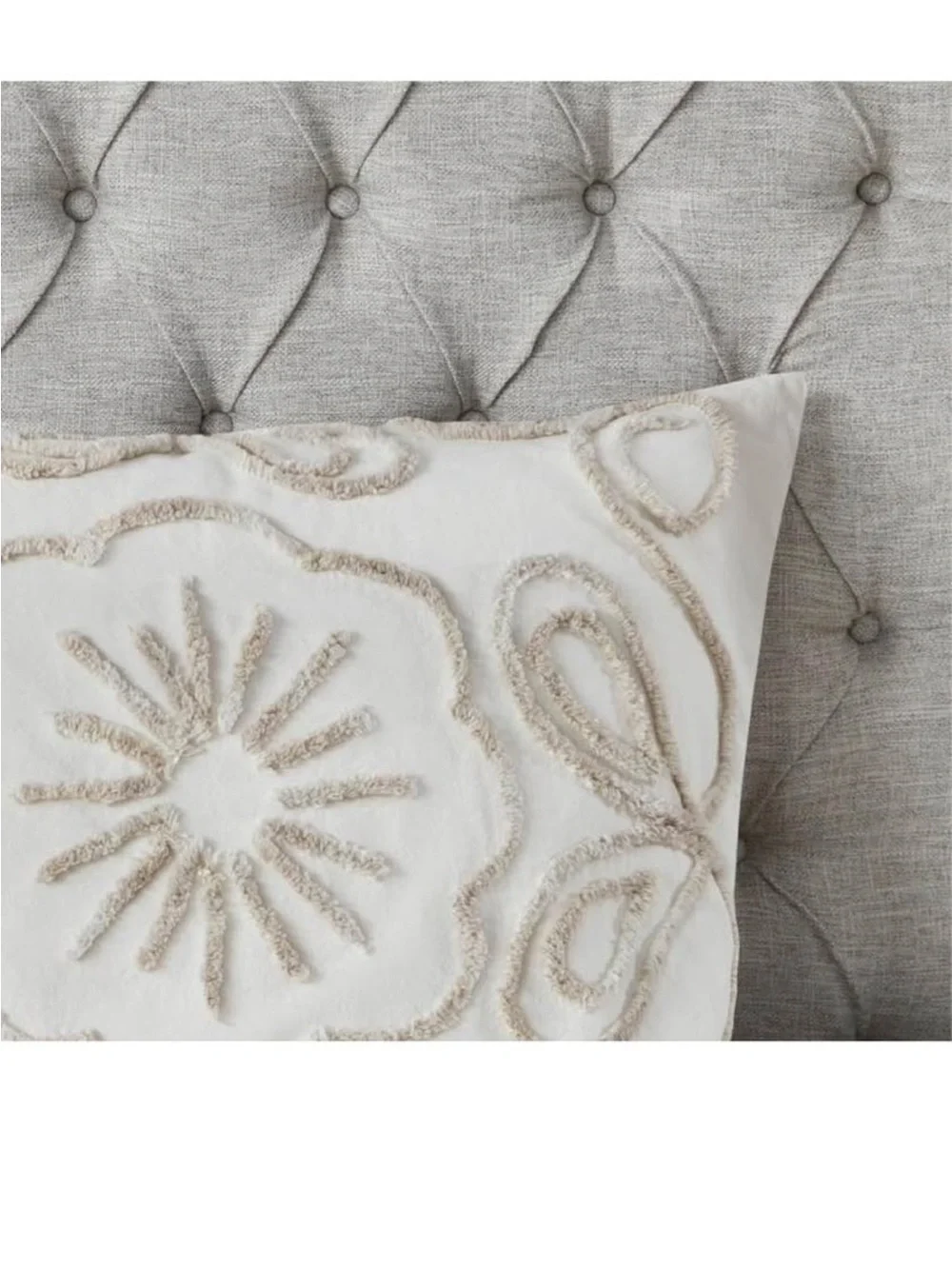 Madison Park Violette Chenille Cotton Tufted Comforter Large Medallion Design